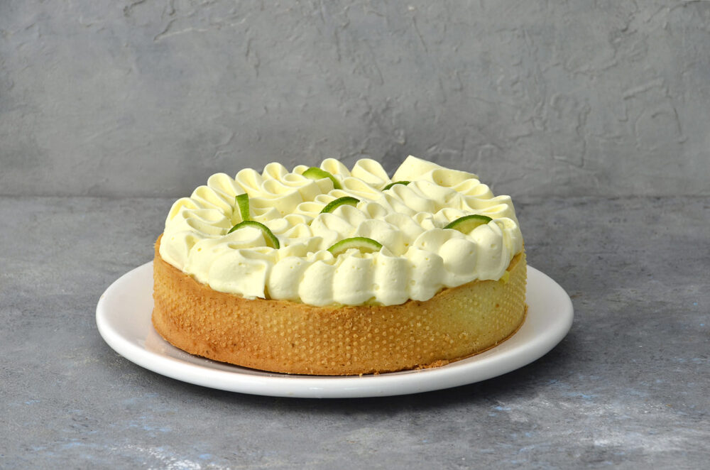orta Mada Pie de Mada Patisserie: base de masa sablée, curd de lima y crema con lima fresca en Belgrano, Buenos Aires.